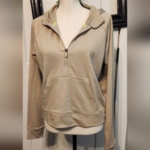 Nwot Xersion size M, pullover half sip hoodie. Cream color has thumb holes.